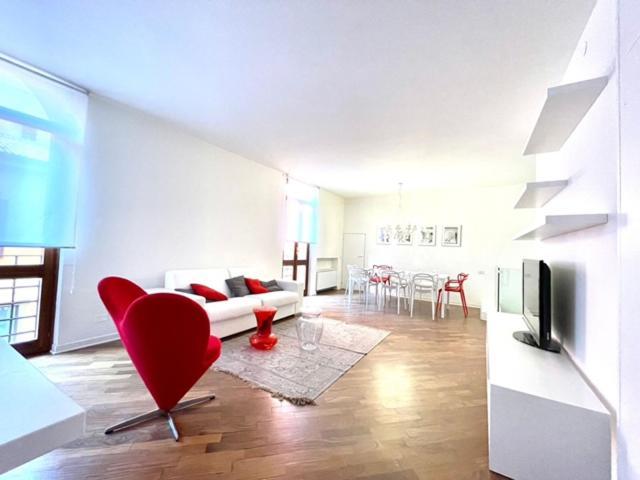 Domus Verona - Ampia Moderna Casa Su 2 Piani Nel Cuore Di Verona Exterior foto