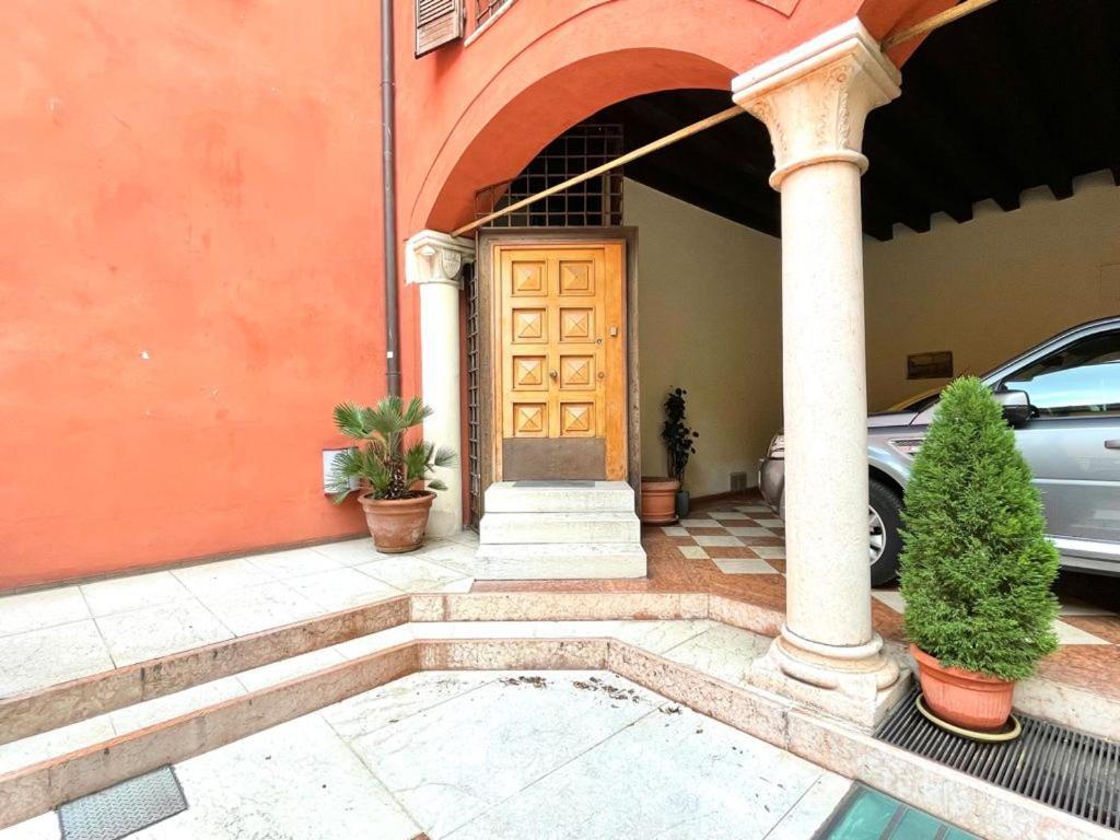 Domus Verona - Ampia Moderna Casa Su 2 Piani Nel Cuore Di Verona Exterior foto